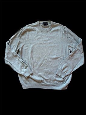 Brooks Brothers Men’s Crewneck Sweater in Light Gray, size medium